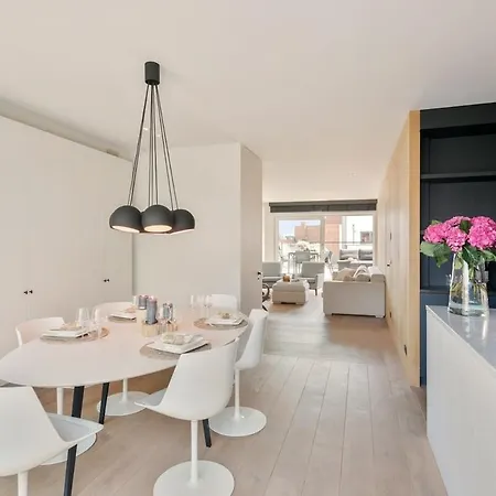아파트 Stunning New Modern With 2 Terraces In The Heart Of 크노케-하이스트